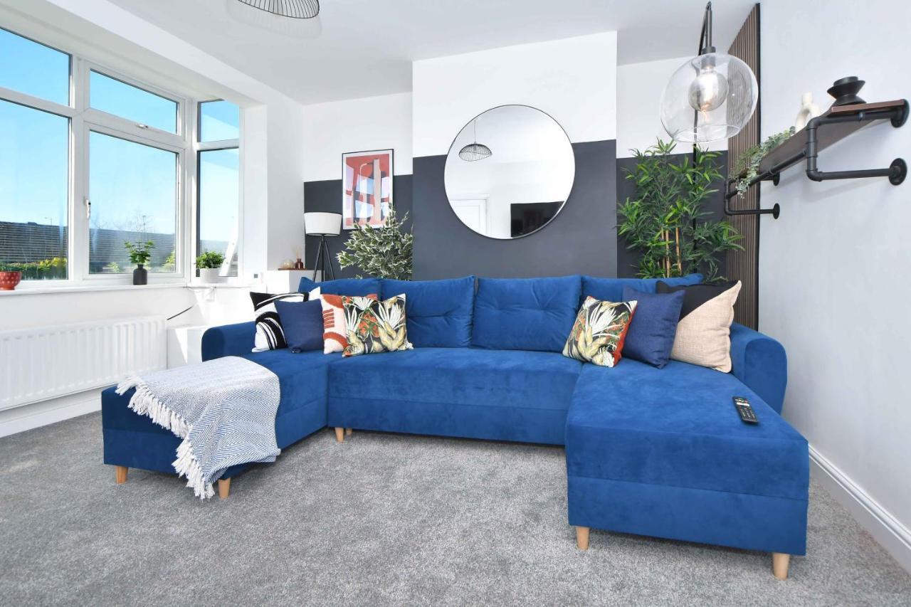 Lily House By Yourstays - Cosy 3 Bedroom House In Crewe Eksteriør billede